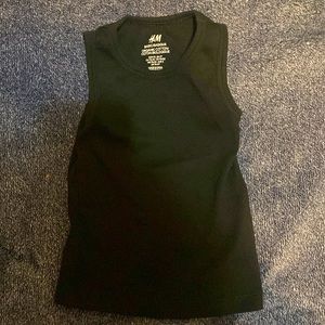 H&M 2T BLACK SUPER COMFORTABLE TANK TOP